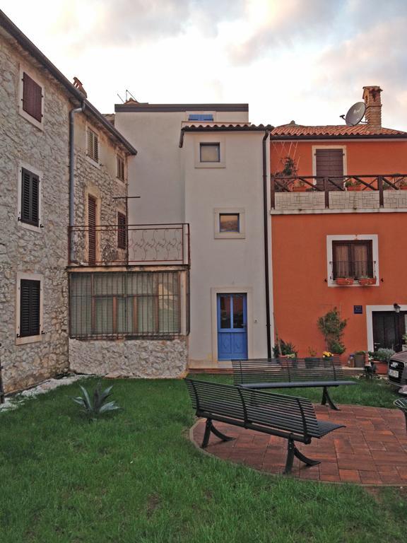 Stone House Apartments Бртонигла Экстерьер фото