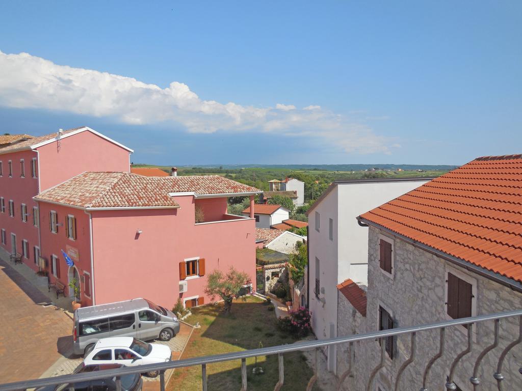 Stone House Apartments Бртонигла Экстерьер фото